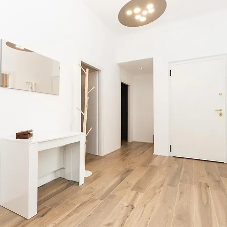 Free Parking - Luxury In Centro Genoa